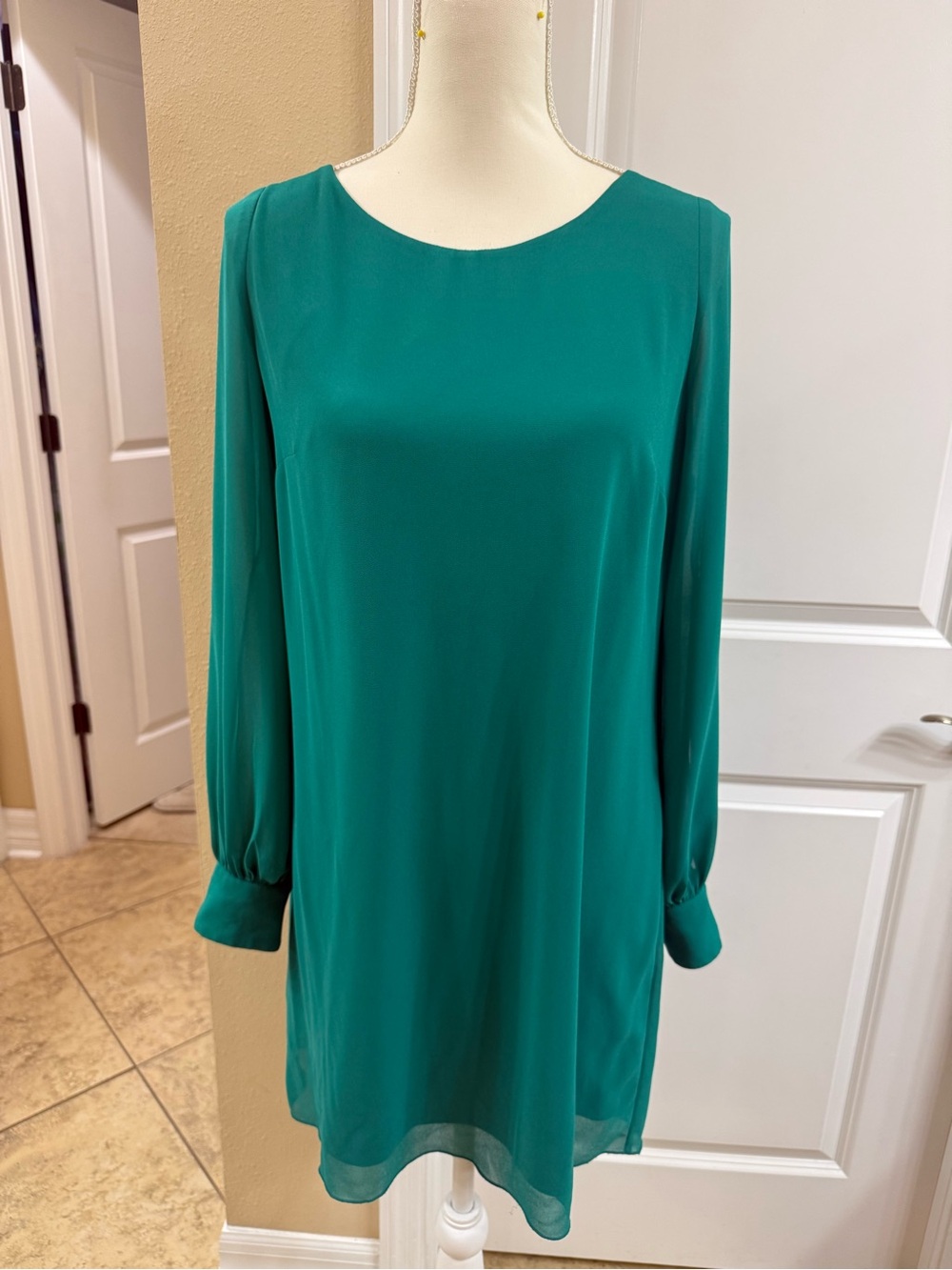 Green Long-Sleeve Shift Dress - Classic Women's Dress